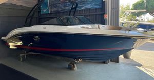 2022 Sea Ray SPXE 210