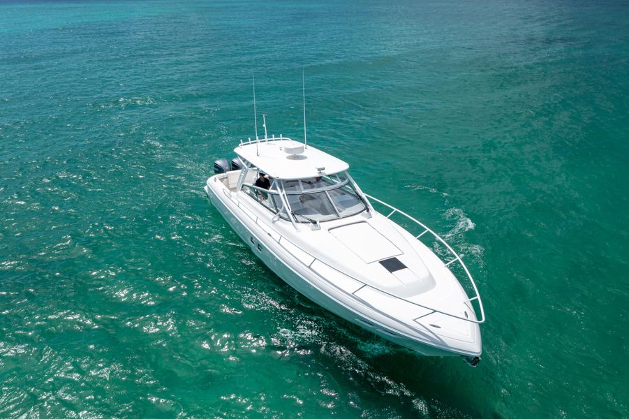 2018 Intrepid 430 Sport Yacht
