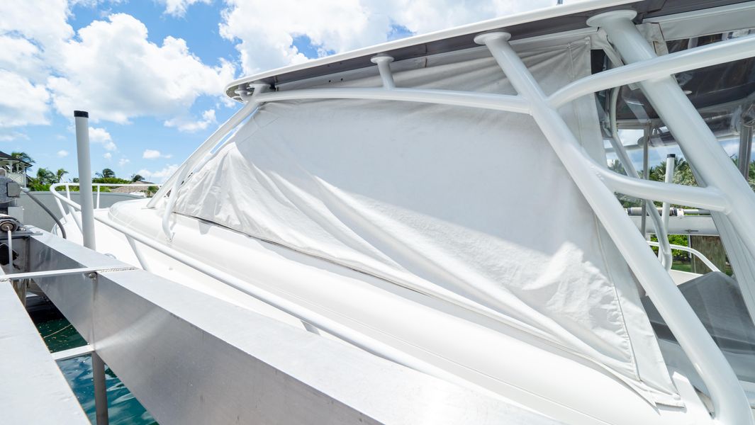 2018 Intrepid 430 Sport Yacht