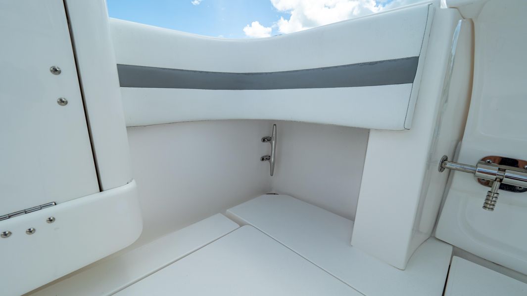 2018 Intrepid 430 Sport Yacht