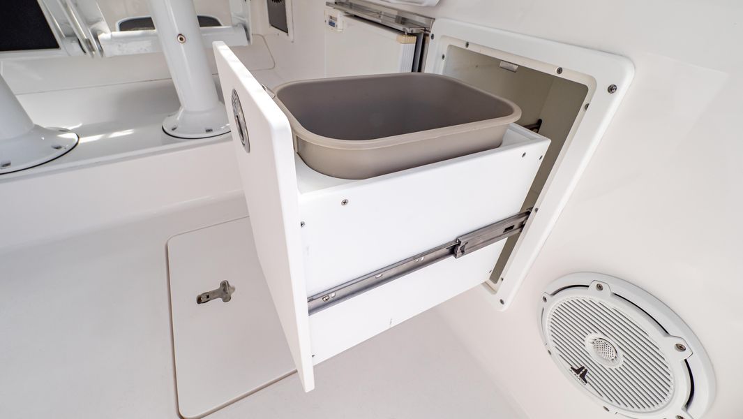 2018 Intrepid 430 Sport Yacht