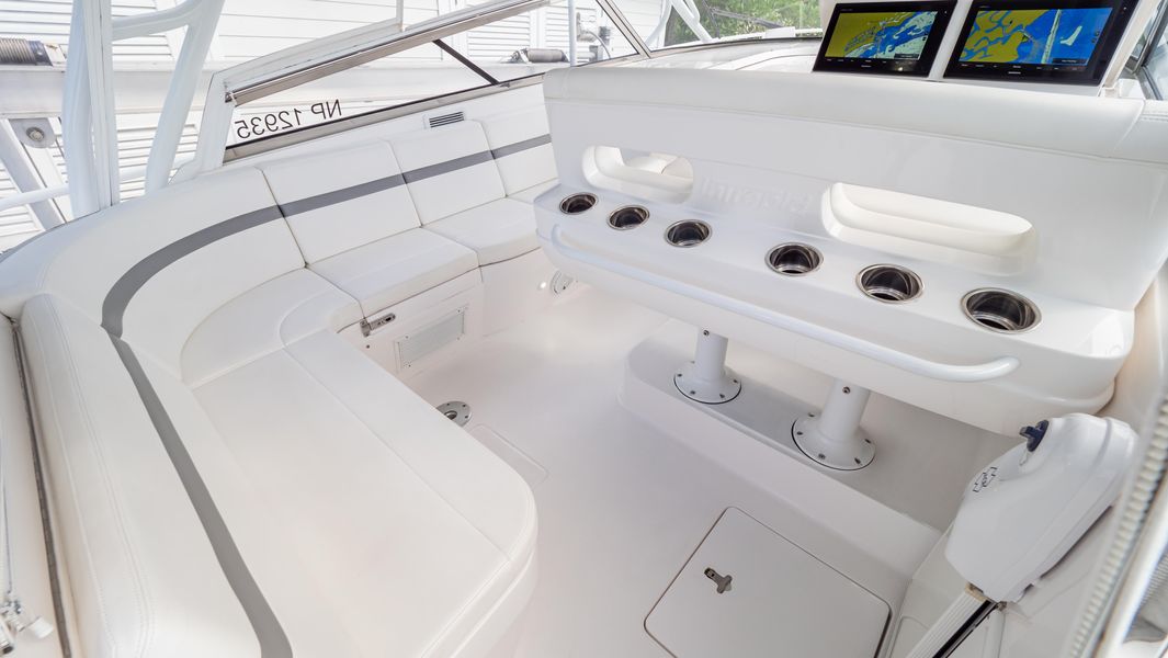 2018 Intrepid 430 Sport Yacht