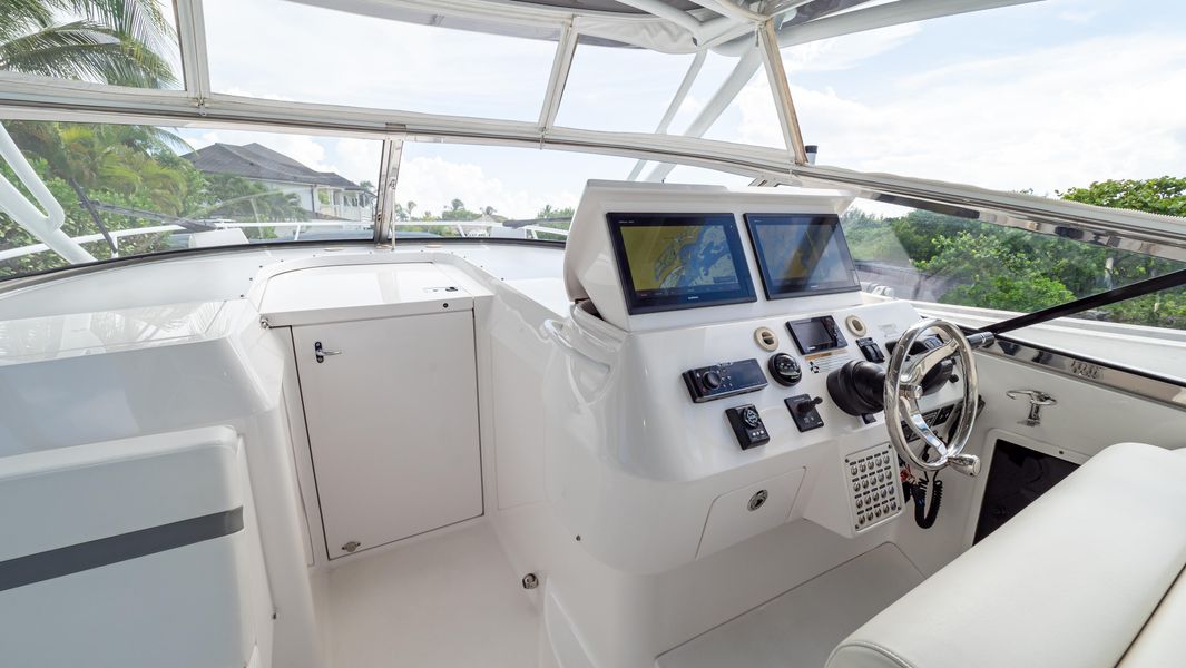 2018 Intrepid 430 Sport Yacht