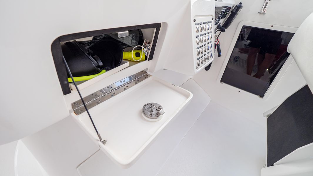 2018 Intrepid 430 Sport Yacht