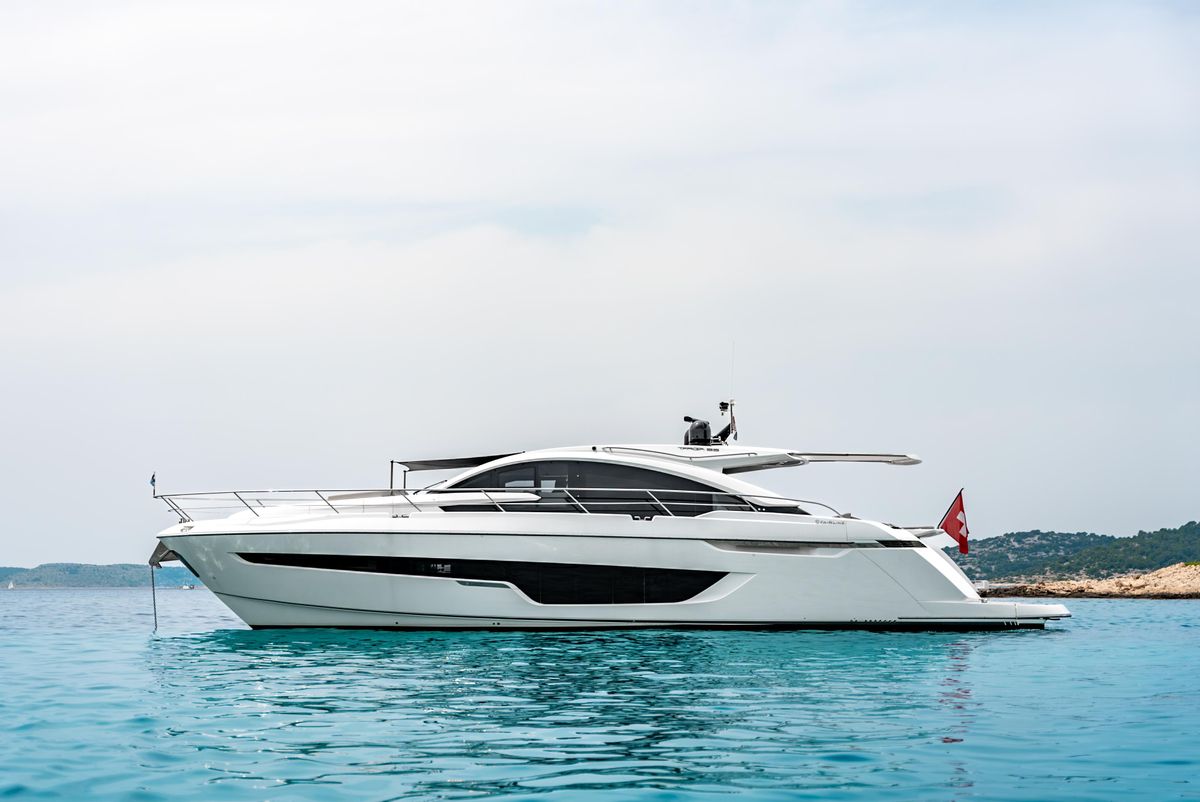 2019 Fairline 66 