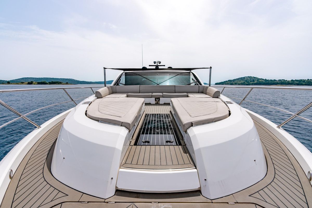 2019 Fairline 66 