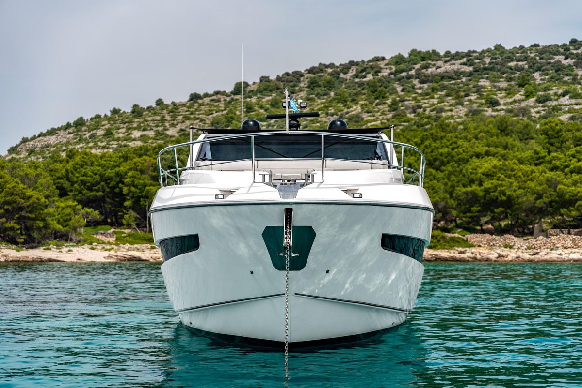 2019 Fairline 66 