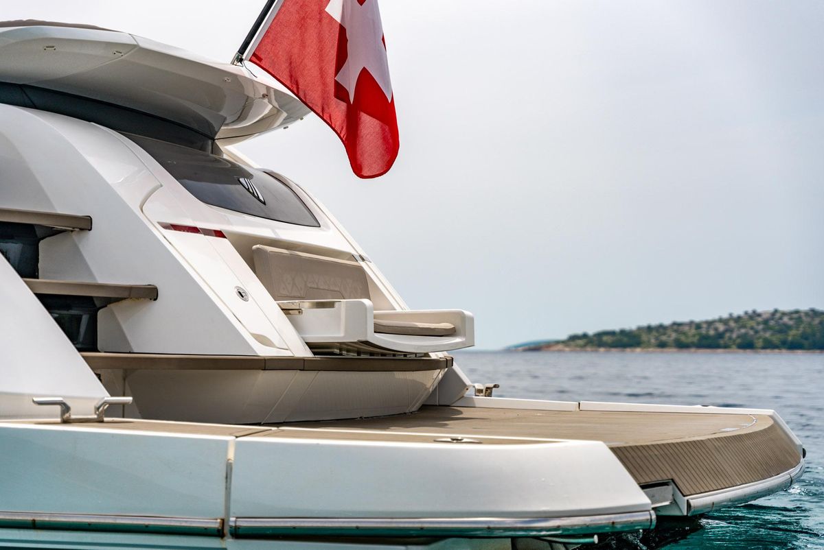 2019 Fairline 66 