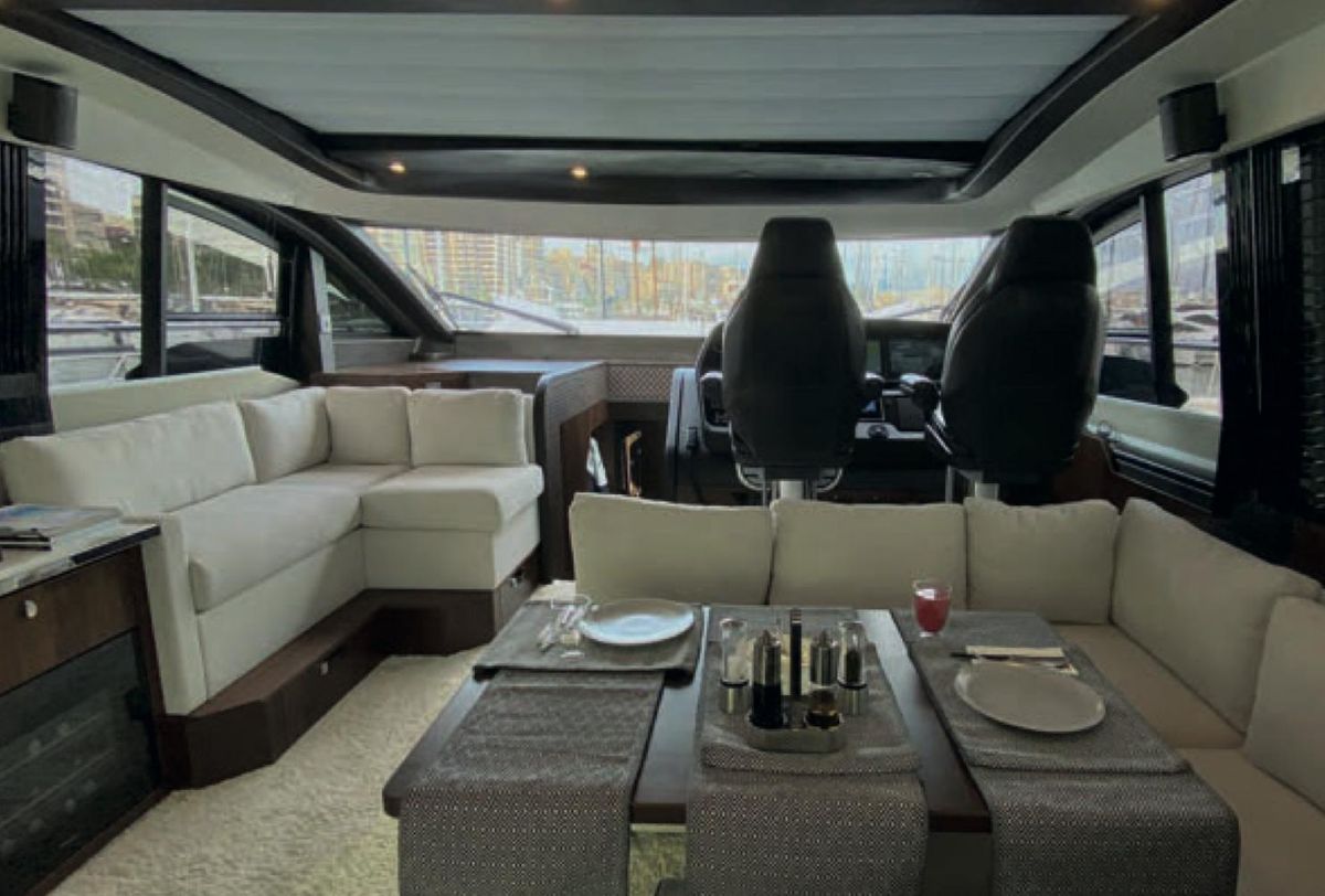 2019 Fairline 66 