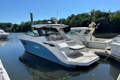 Sea Ray 320 DA Sundancer