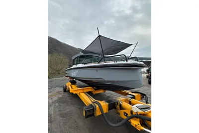 2023 Axopar 28 CABIN