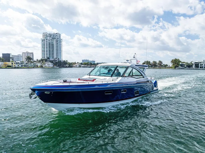 Logan's Run Yacht Photos Pics 