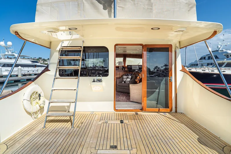 Nick Of Time Yacht Photos Pics 