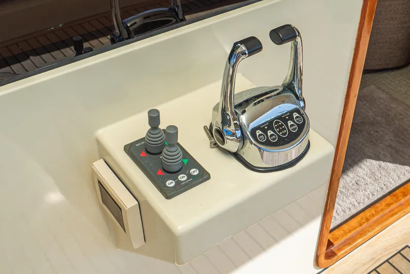 Nick Of Time Yacht Photos Pics 