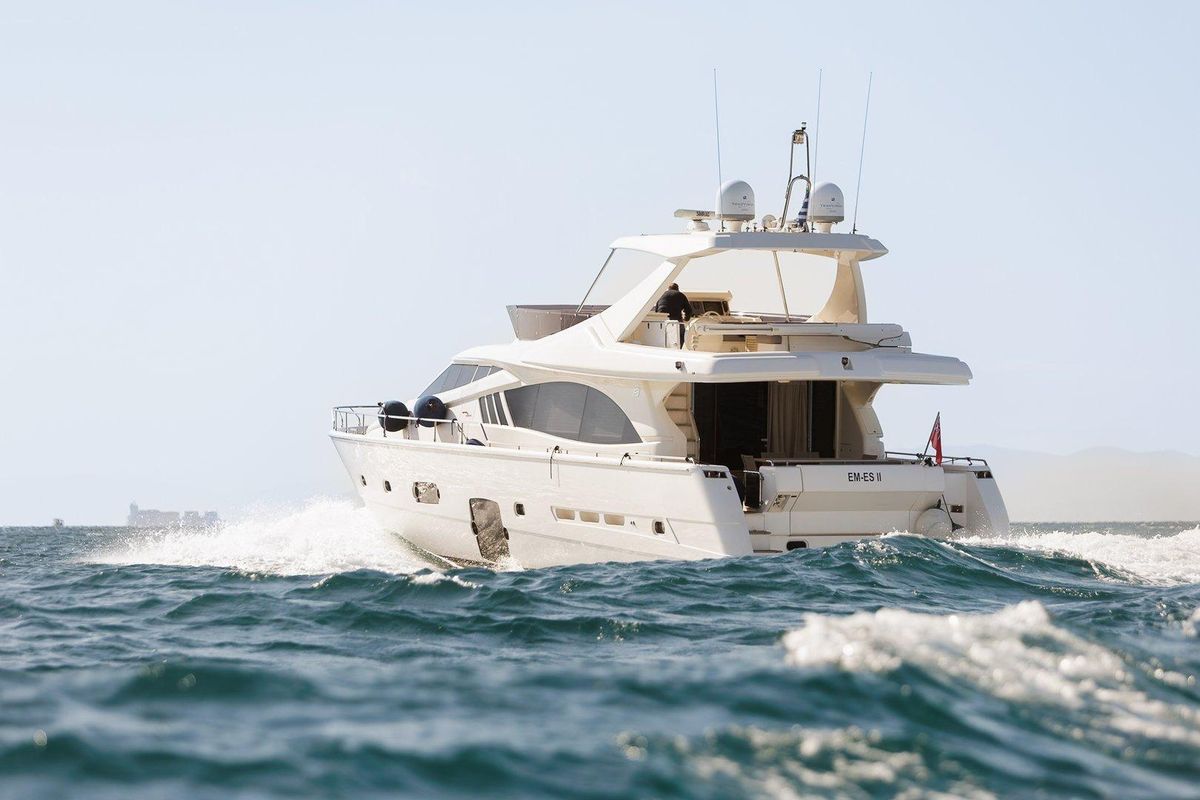 2013 Ferretti Yachts 75 