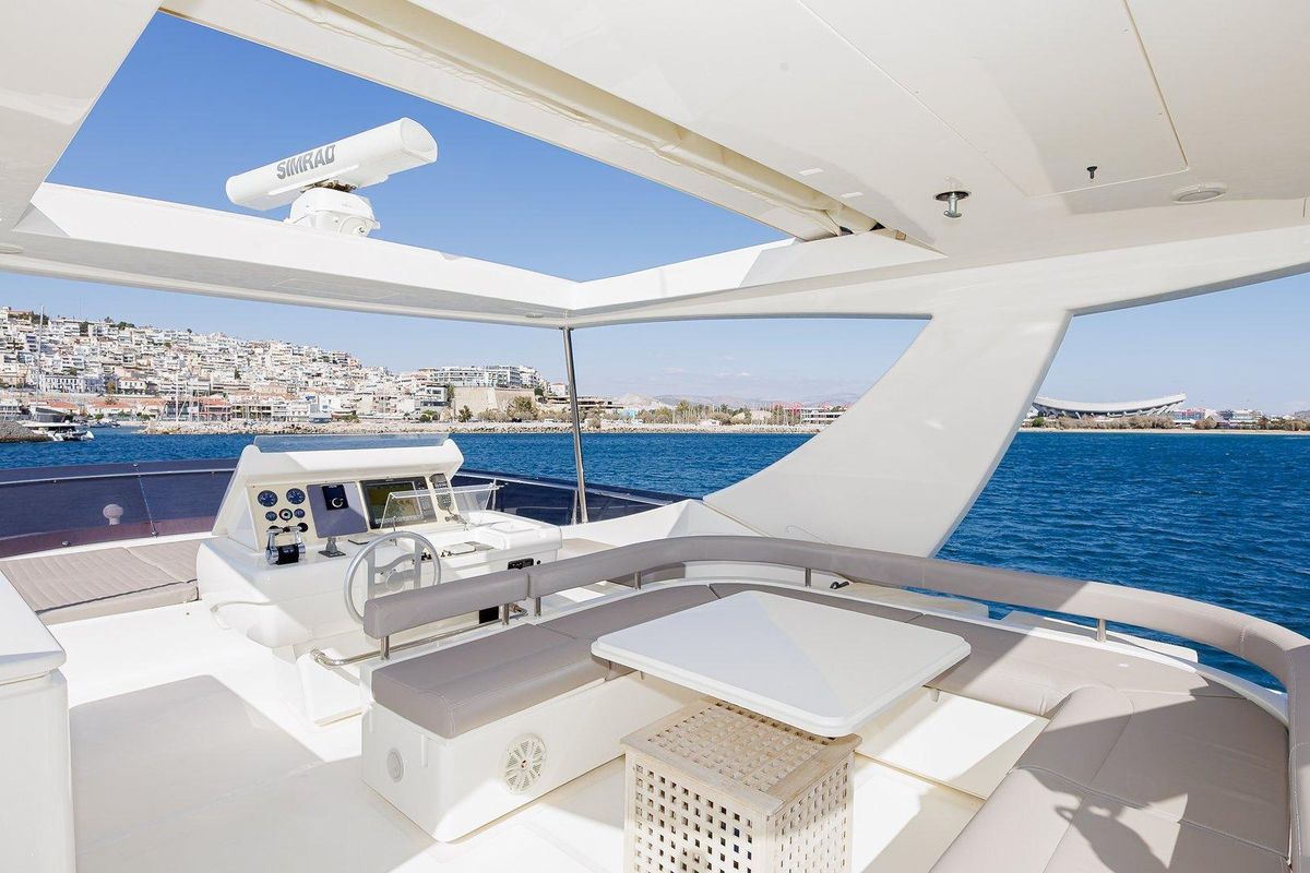 2013 Ferretti Yachts 75 