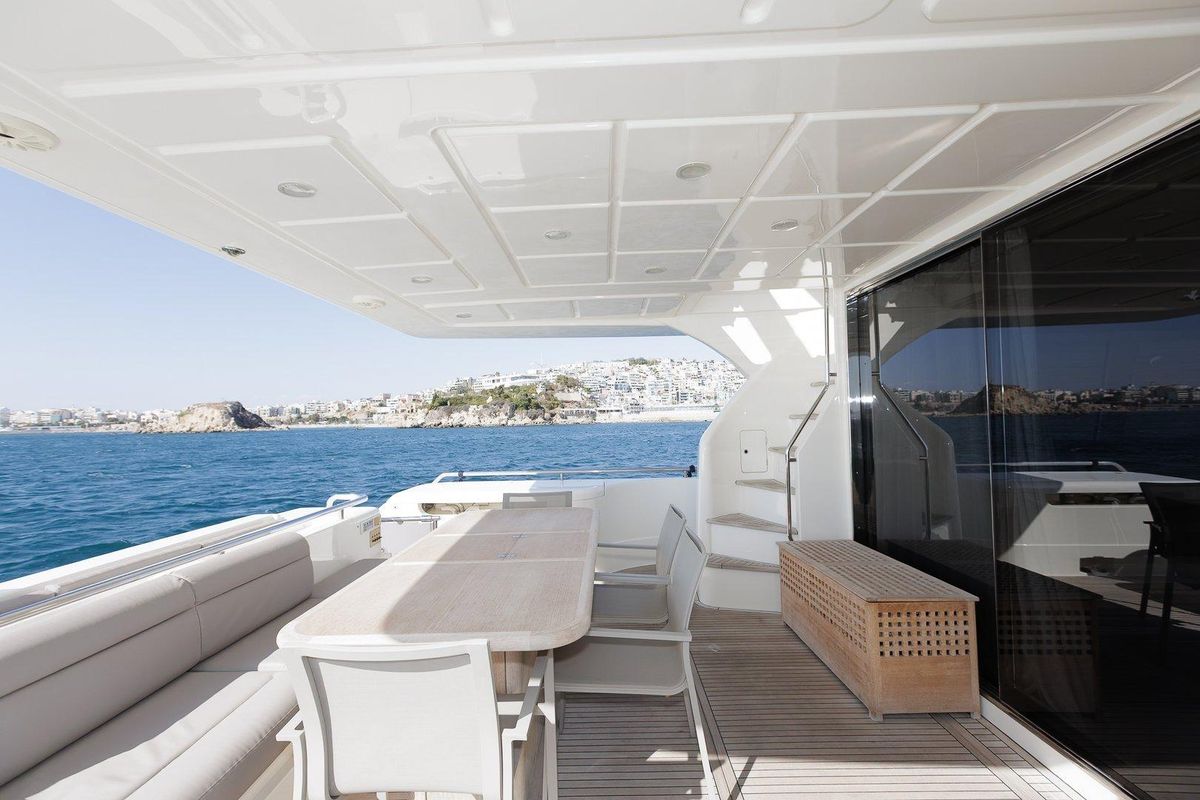 2013 Ferretti Yachts 75 