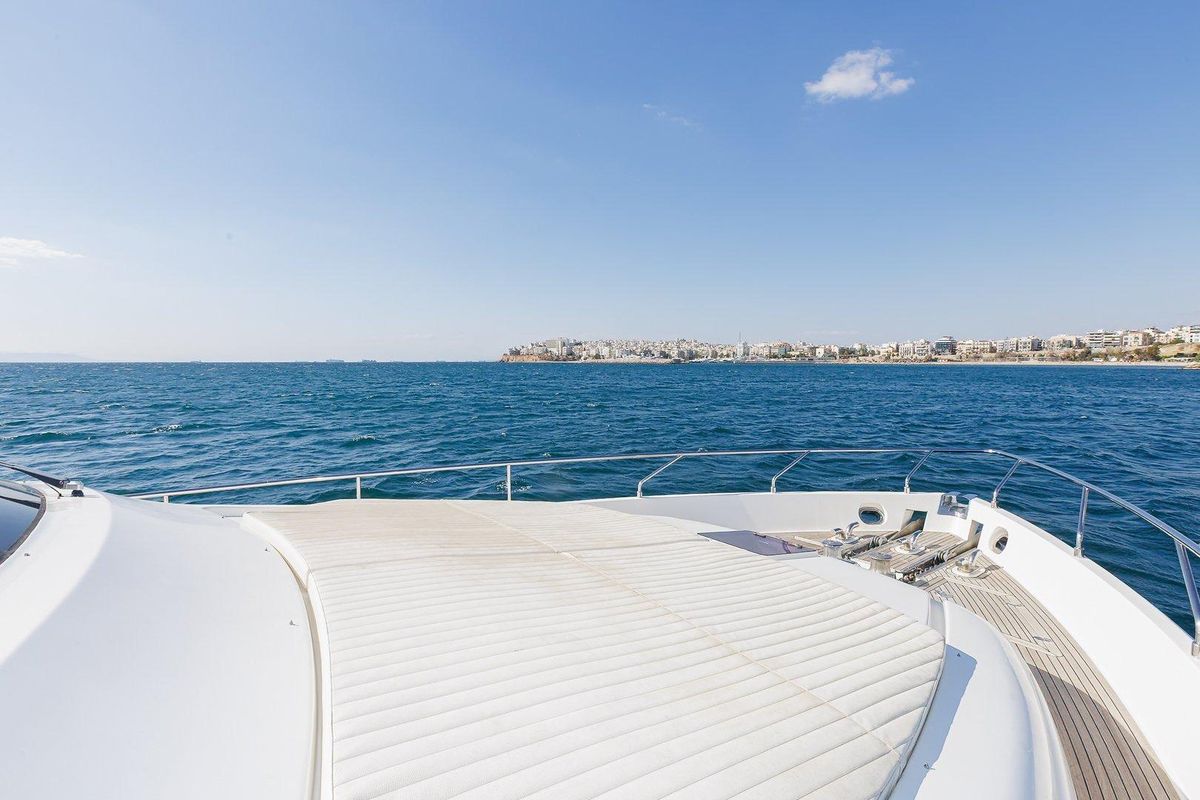 2013 Ferretti Yachts 75 