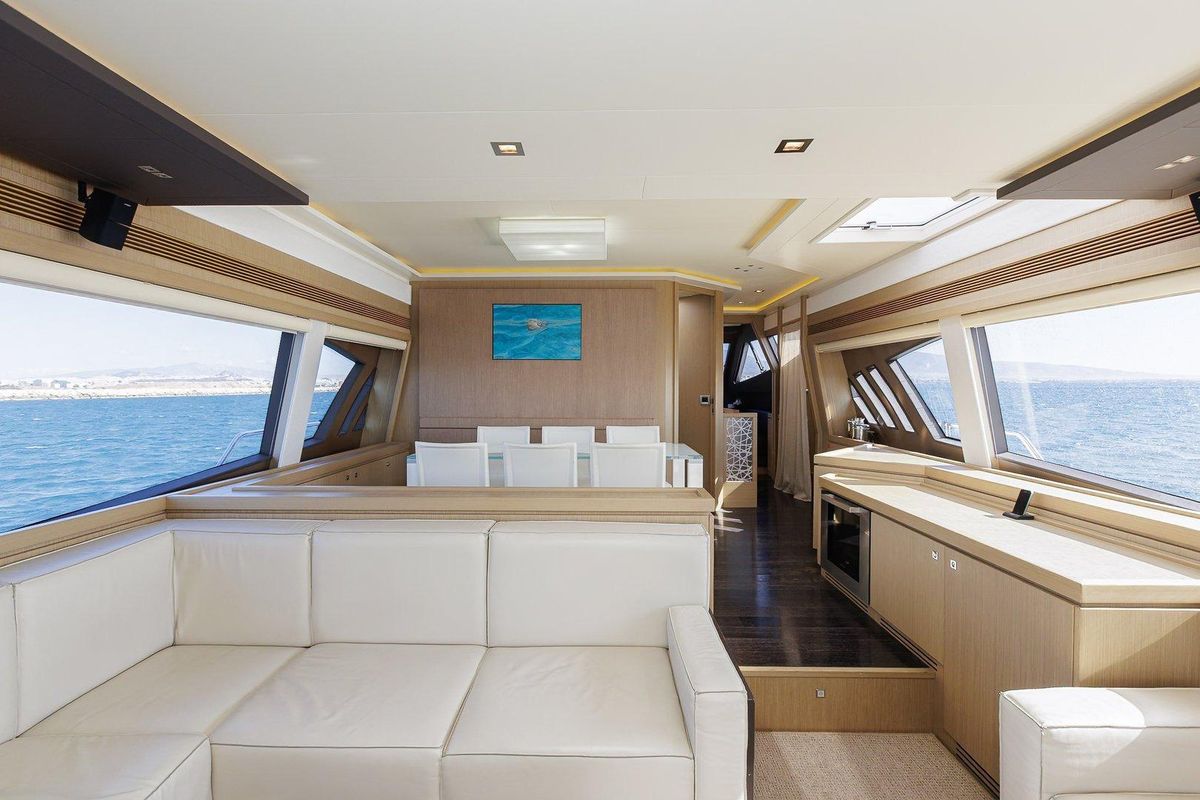 2013 Ferretti Yachts 75 
