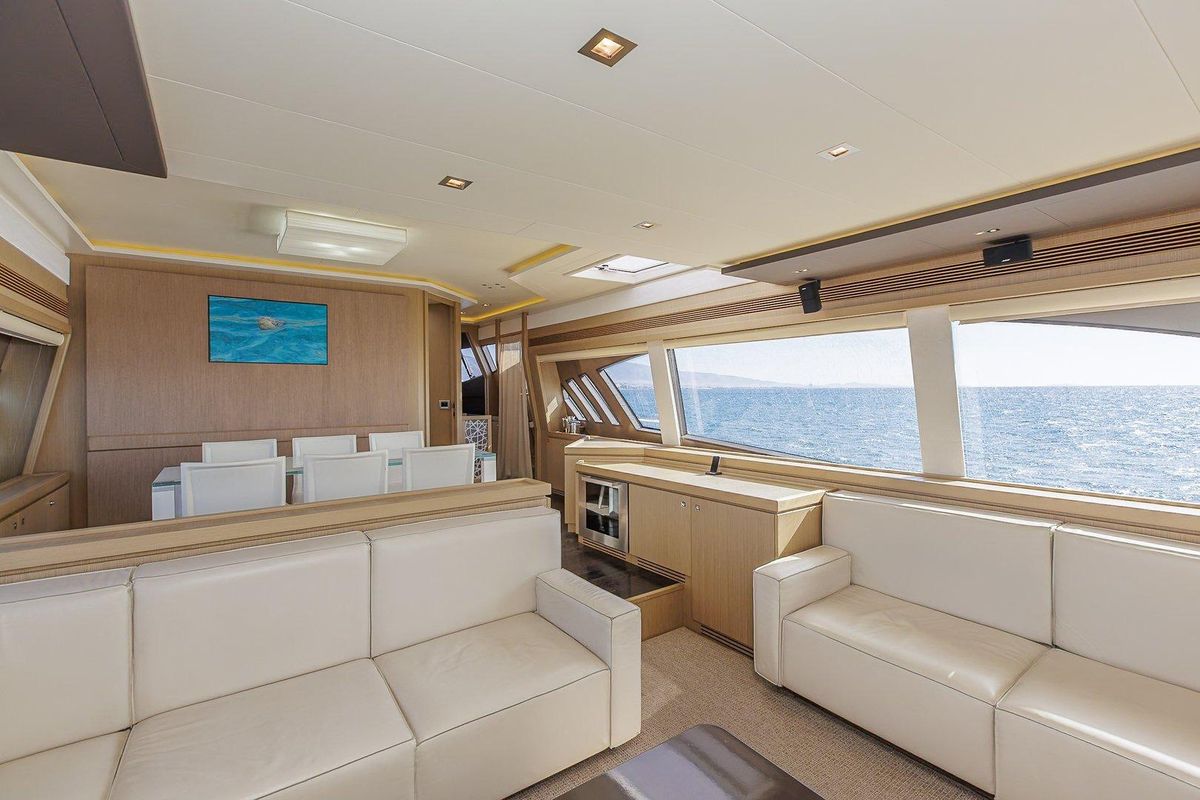 2013 Ferretti Yachts 75 