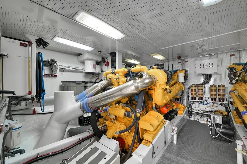 Stealin Time Yacht Photos Pics 