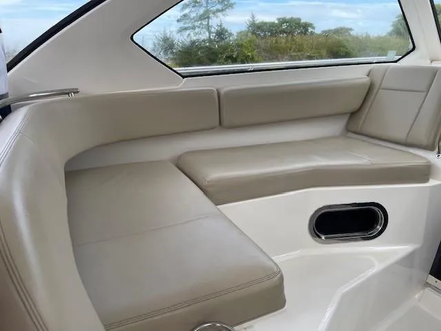 Queen B Yacht Photos Pics 