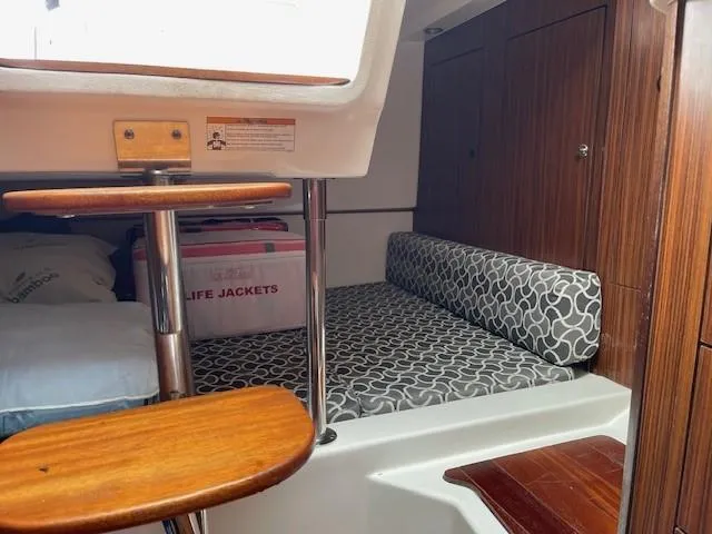 Queen B Yacht Photos Pics 