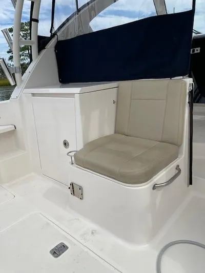 Queen B Yacht Photos Pics 