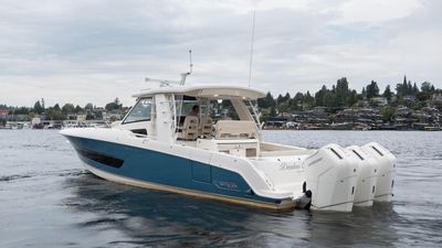 Yacht