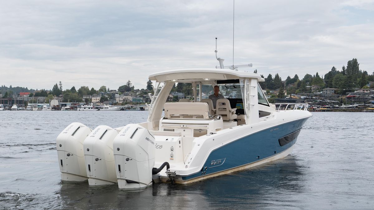 2023 Boston Whaler 42 