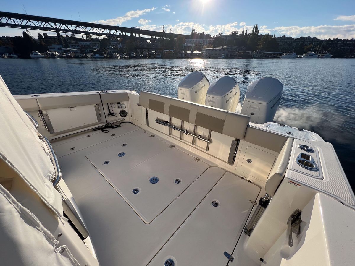 2023 Boston Whaler 42 