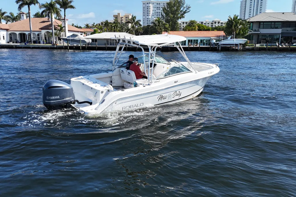 2015 Robalo R247 Dual Console Dual Console for sale - YachtWorld