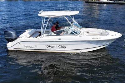 Robalo R247 Dual Console boats for sale | YachtWorld