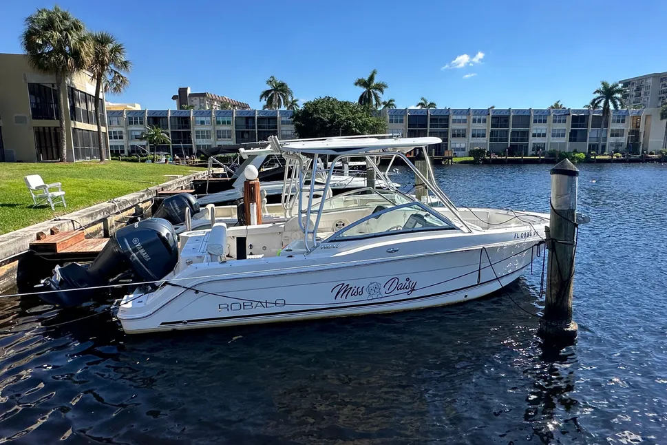 2015 Robalo R247 Dual Console Dual Console for sale - YachtWorld