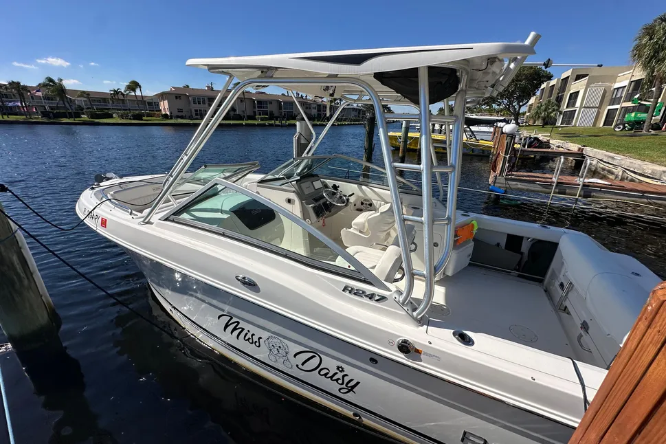 2015 Robalo R247 Dual Console Dual Console for sale - YachtWorld