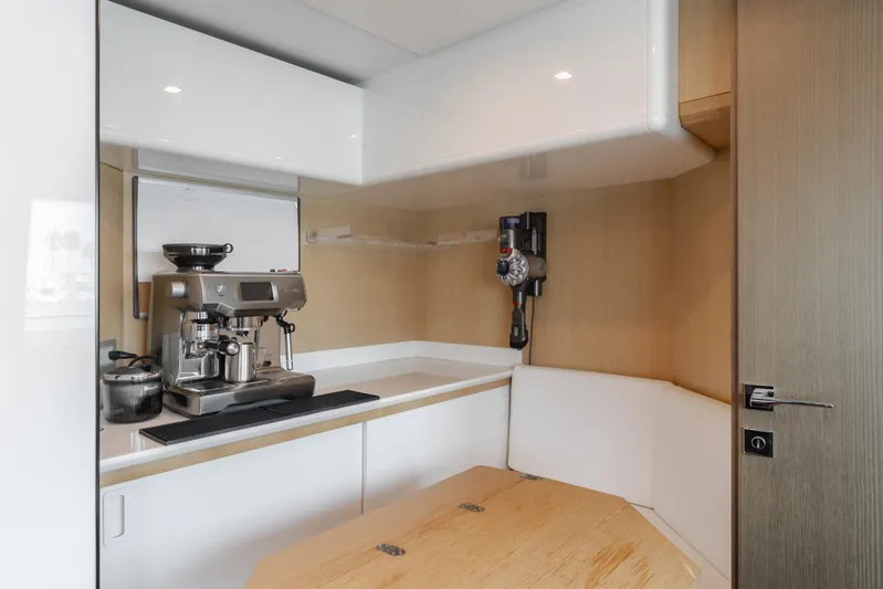 Sol Shine Yacht Photos Pics 