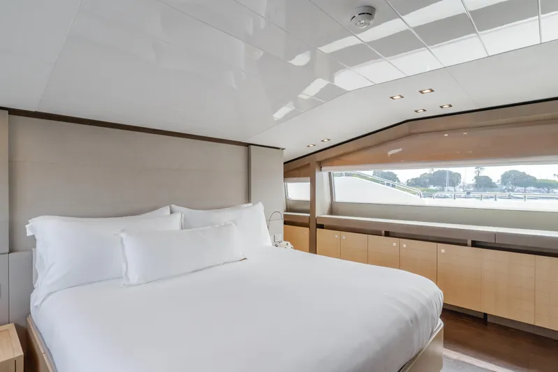 Sol Shine Yacht Photos Pics 