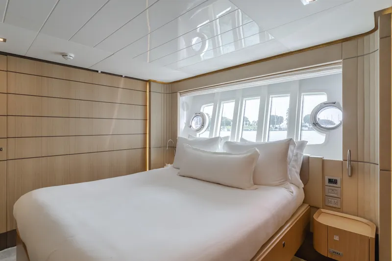 Sol Shine Yacht Photos Pics 