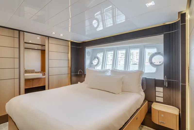 Sol Shine Yacht Photos Pics 