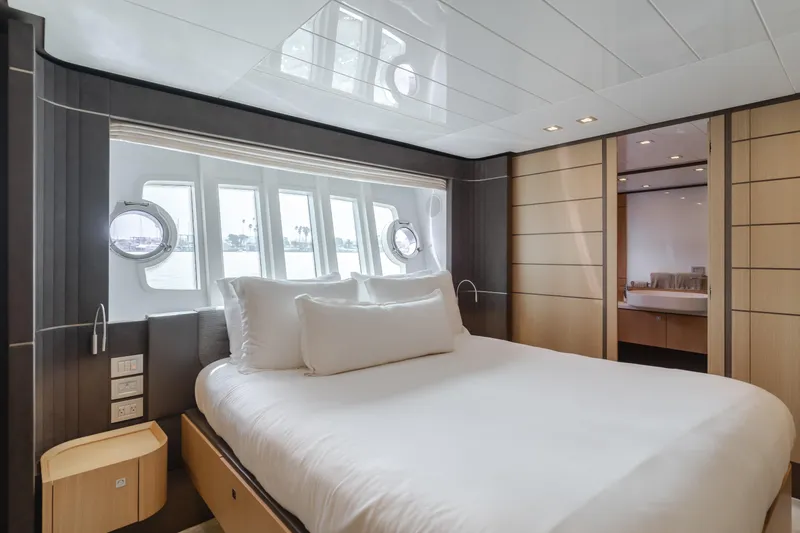 Sol Shine Yacht Photos Pics 