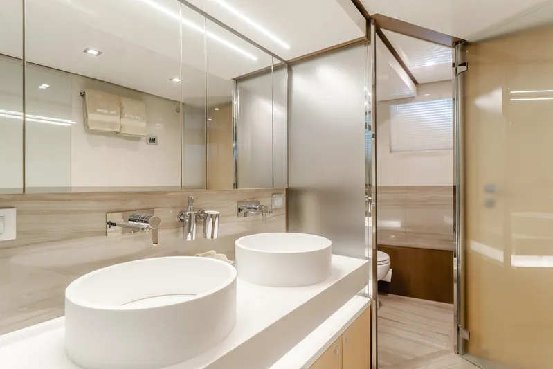 Sol Shine Yacht Photos Pics 