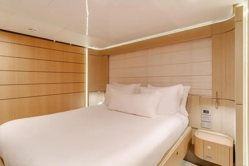 Sol Shine Yacht Photos Pics 