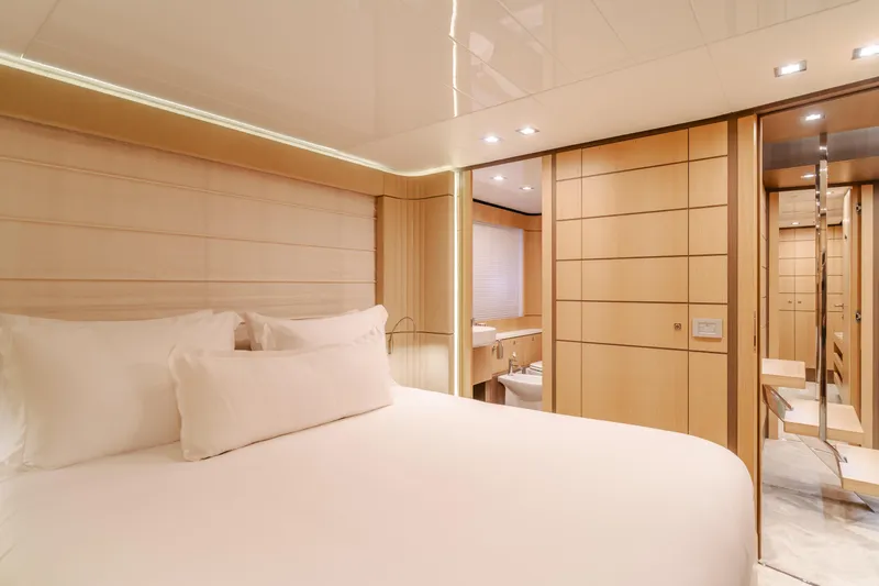 Sol Shine Yacht Photos Pics 