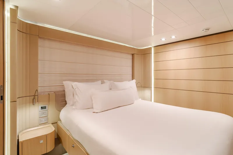 Sol Shine Yacht Photos Pics 