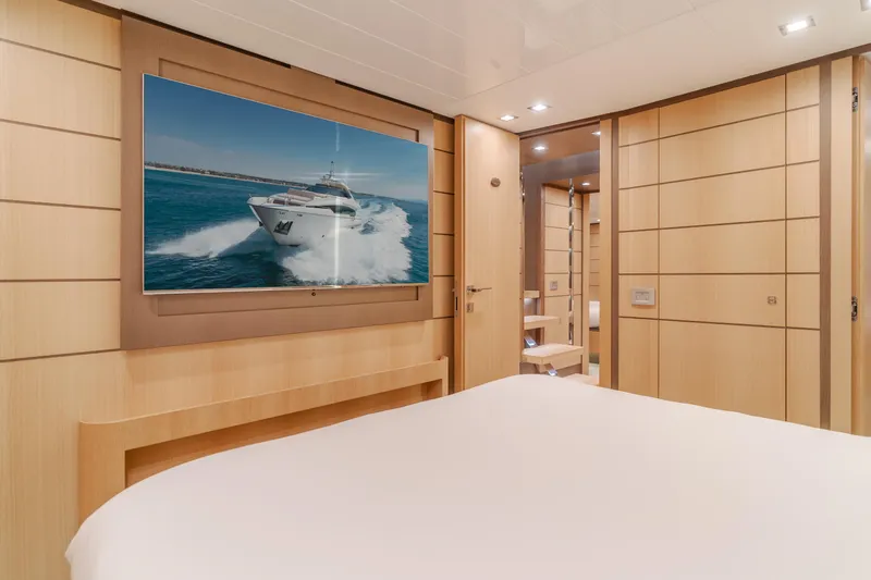 Sol Shine Yacht Photos Pics 