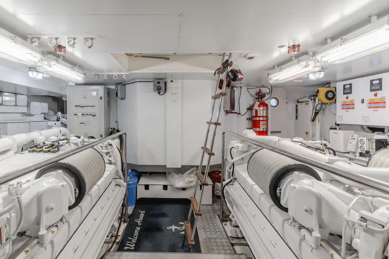 Sol Shine Yacht Photos Pics 