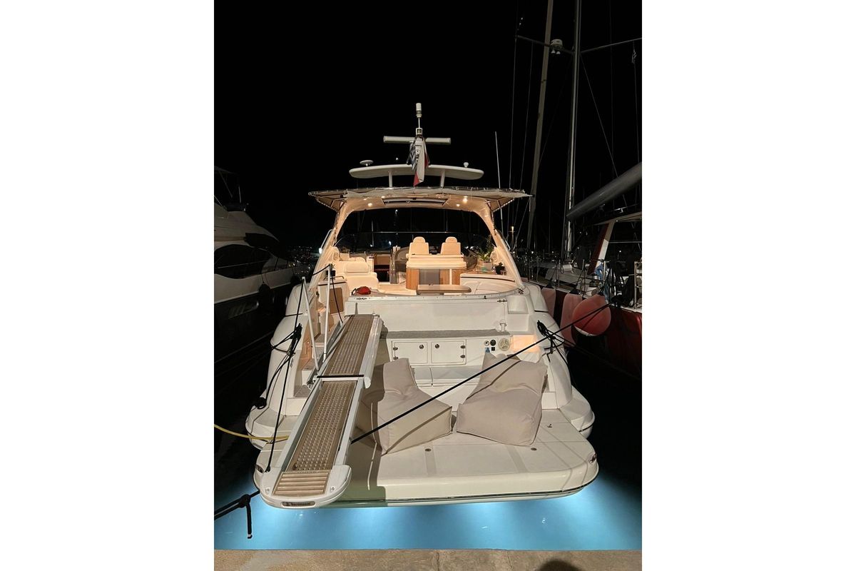 2007 Cruisers Yachts 58 