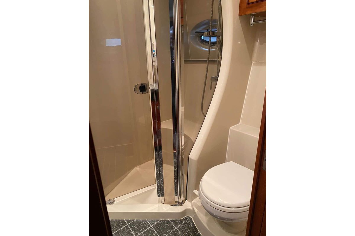 2007 Cruisers Yachts 58 