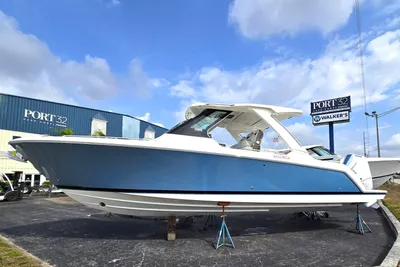 Tiara Yachts 34 LS