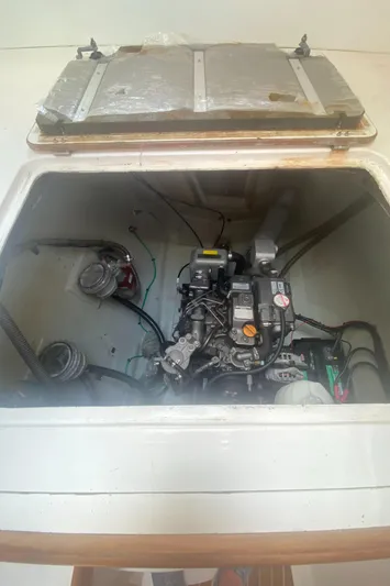 Tiki Yacht Photos Pics 